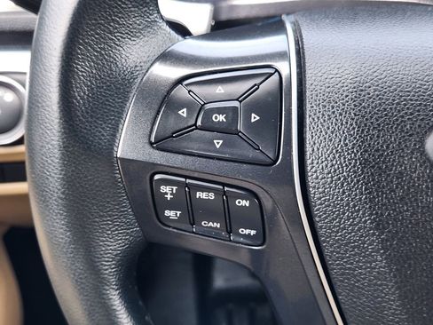 Used 2017 Ford Explorer Limited w/ Equipment Group 301A FWD image 33