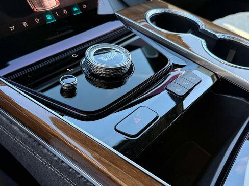 Used 2026 Cadillac Escalade Platinum Sport w/ LPO, ONYX Package image 51