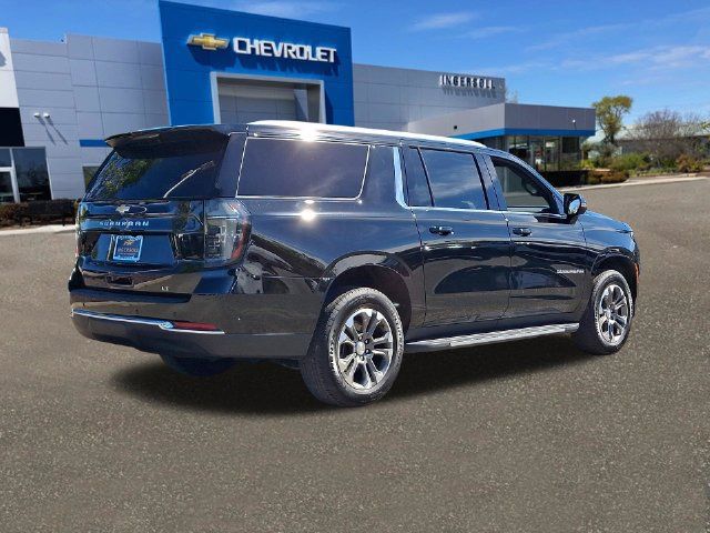 Used 2025 Chevrolet Suburban LT w/ Comfort Package AWD/4WD image 26
