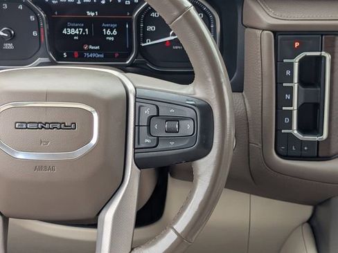 Used 2021 GMC Yukon Denali w/ Denali Premium Package image 20
