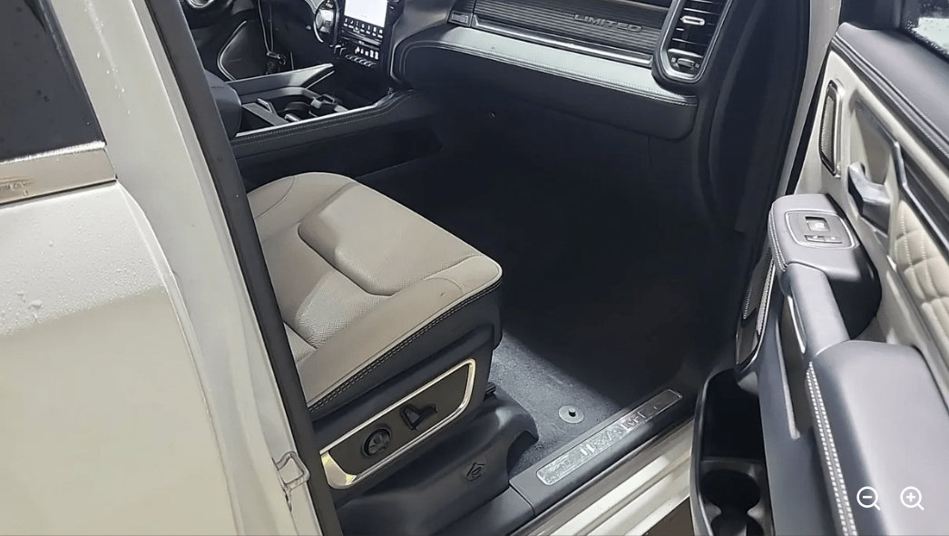 Used 2024 RAM 1500 Limited AWD/4WD image 8