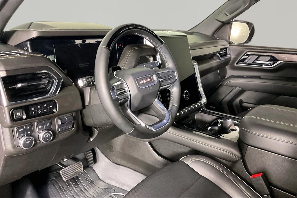 Used 2025 GMC Yukon XL Elevation w/ Elevation Premium Package AWD/4WD image 15