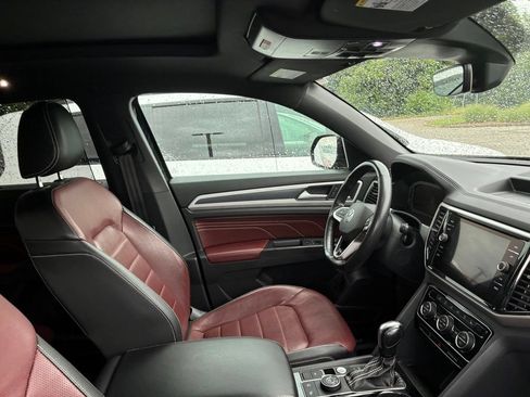 Used 2022 Volkswagen Atlas Cross Sport SEL Premium R-Line AWD/4WD image 32