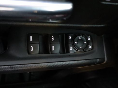 Used 2025 Chevrolet Silverado 2500 Custom w/ Custom Value Package image 18