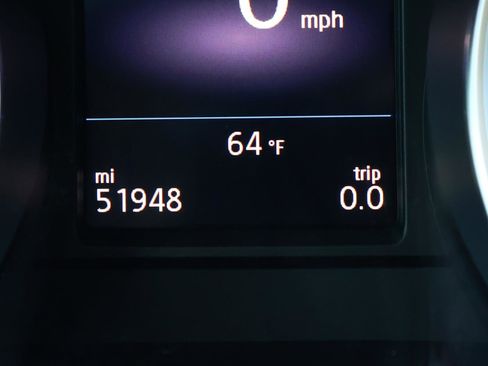 Used 2020 Volkswagen Tiguan SE image 31