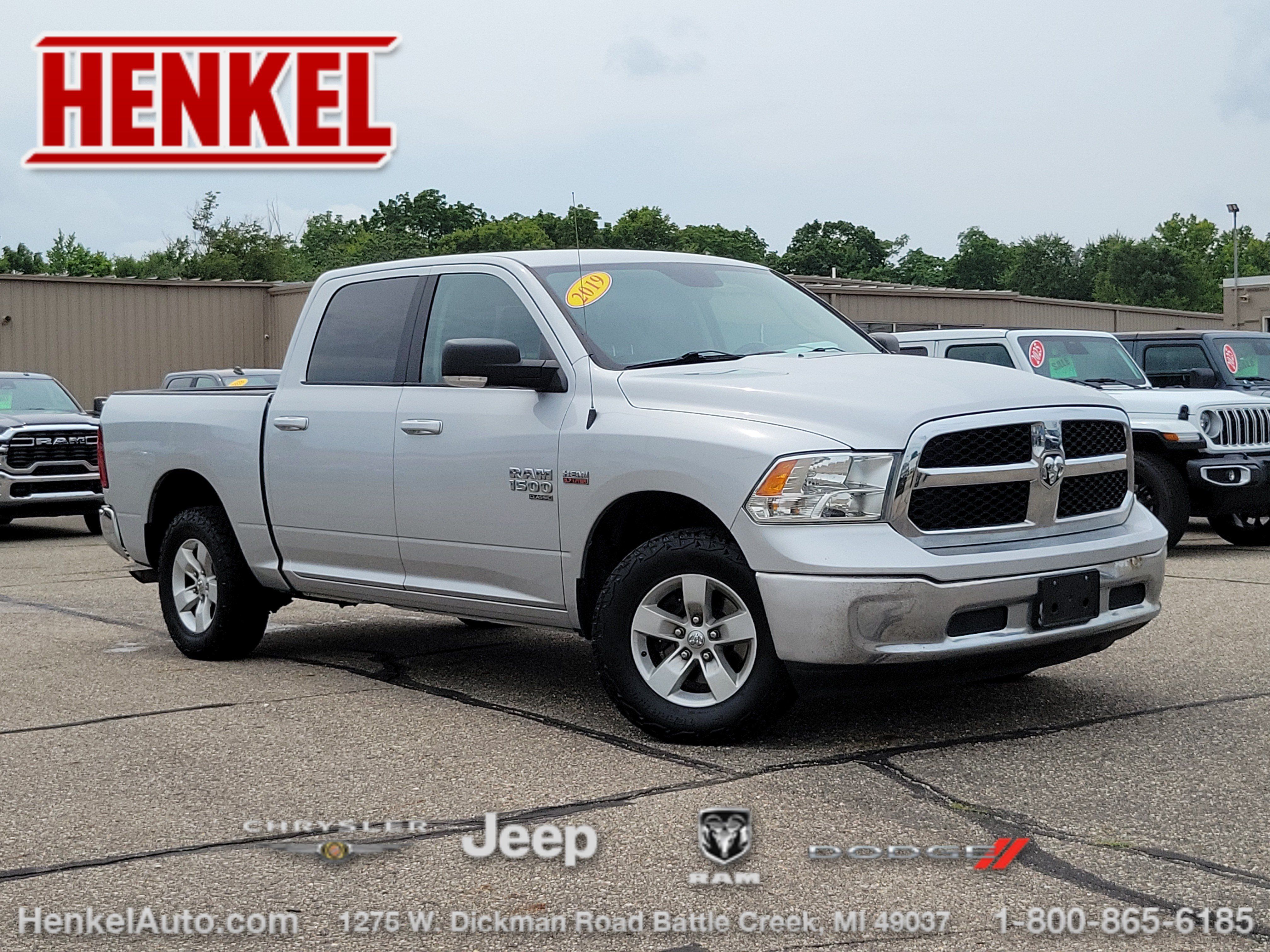 Used 2019 RAM 1500 Classic SLT w/ Luxury Group AWD/4WD image 1