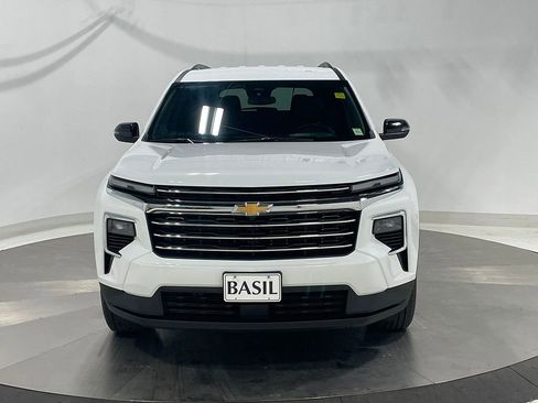 Used 2025 Chevrolet Traverse LT image 9