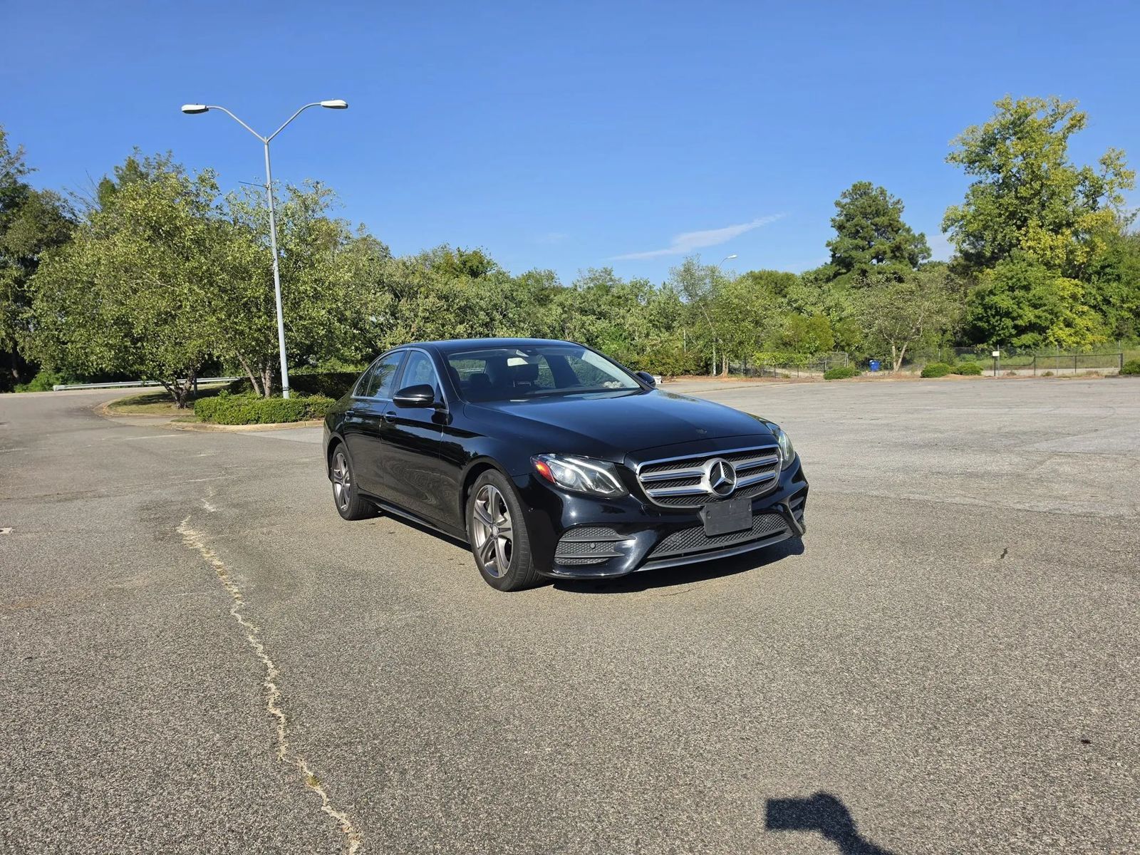 Used 2017 Mercedes-Benz E 300 4MATIC image 2