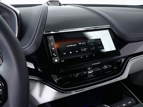 Used 2025 Aston Martin DBX 707 image 26