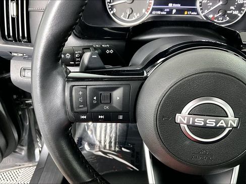 Used 2022 Nissan Pathfinder SL AWD/4WD image 18