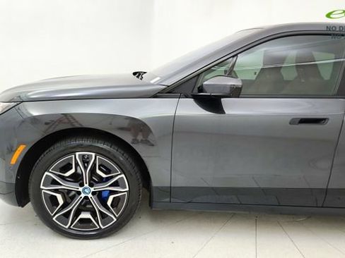 Used 2024 BMW iX xDrive50 w/ Sport Package AWD/4WD image 9