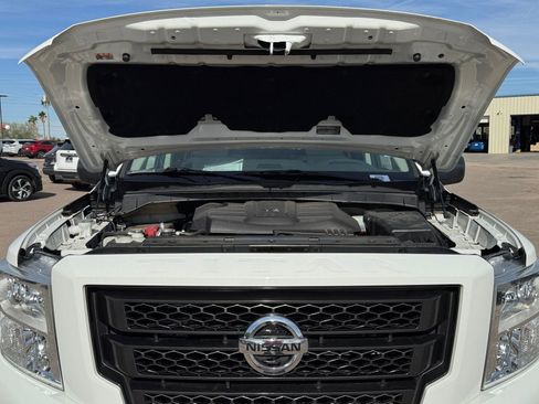 Used 2022 Nissan Titan SV w/ SV Convenience Package image 20