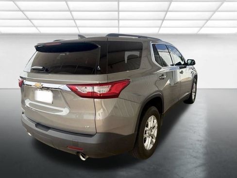 Used 2019 Chevrolet Traverse LT FWD image 2