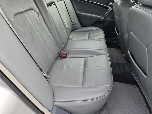 Used 2010 Lincoln MKZ image 13