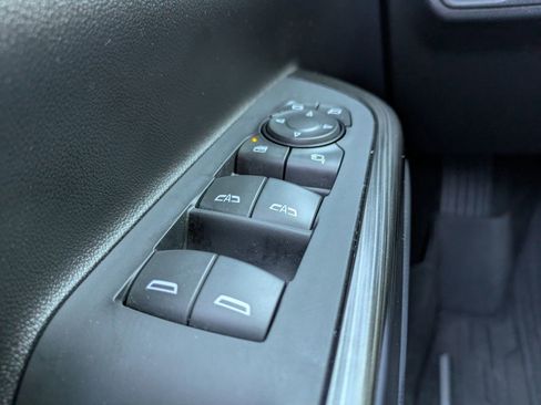 Used 2023 GMC Acadia SLT w/ Preferred Package image 28