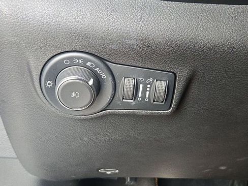 Used 2022 Jeep Compass Latitude image 14