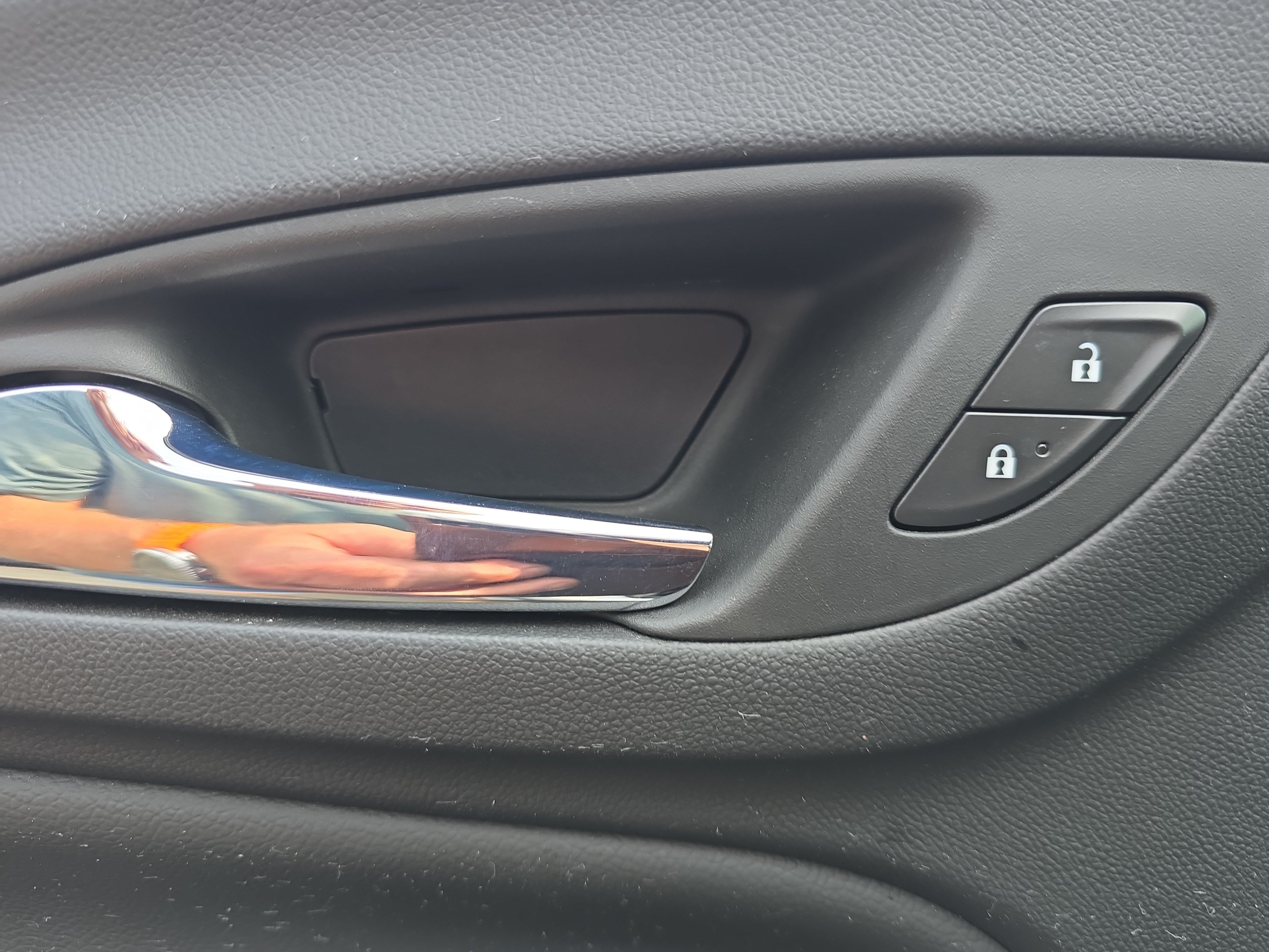 Used 2024 Chevrolet Equinox Premier AWD/4WD image 21