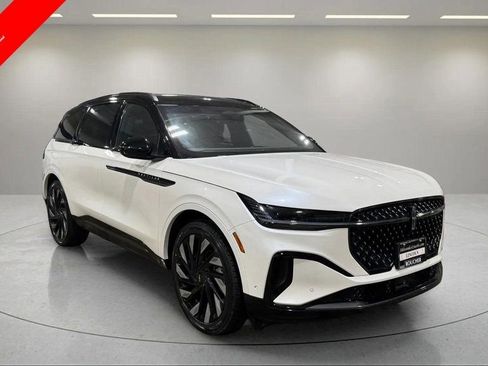 Certified 2024 Lincoln Nautilus Reserve w/ Jet Appearance Package (87T) image 1