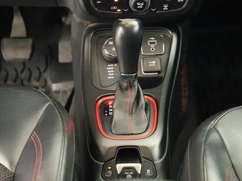 Used 2018 Jeep Compass Trailhawk AWD/4WD image 21