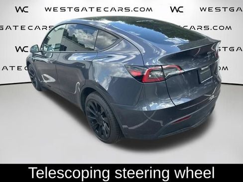 Used 2022 Tesla Model Y Long Range AWD/4WD image 28