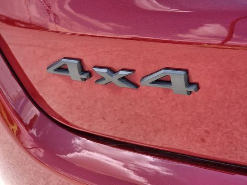 Used 2025 Jeep Compass Latitude w/ Altitude Special Edition image 9