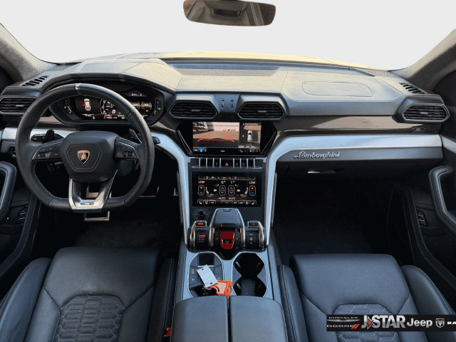 Used 2022 Lamborghini Urus AWD/4WD image 9