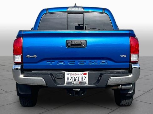 Used 2017 Toyota Tacoma SR5 w/ Tow Package AWD/4WD image 4