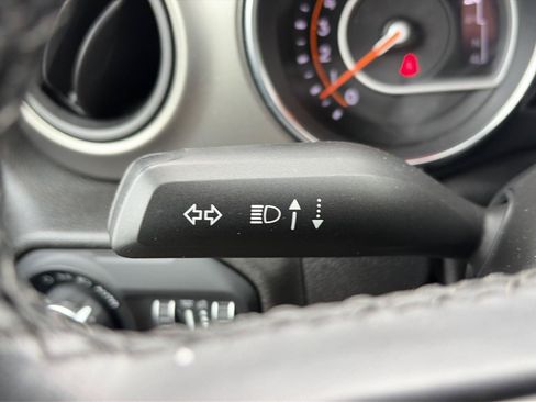 Used 2021 Jeep Wrangler Sport AWD/4WD image 17