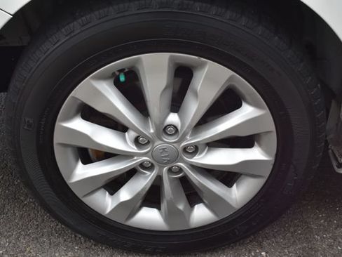 Used 2017 Kia Sedona EX FWD image 53