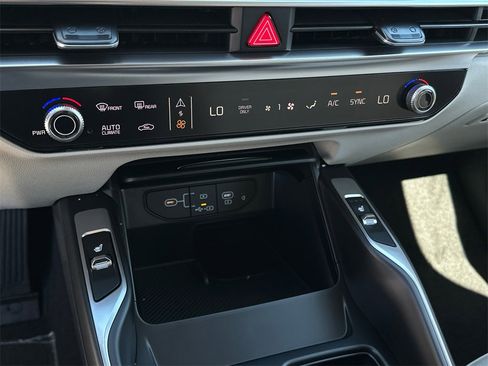 New 2025 Kia Sorento EX w/ EX Panoramic Sunroof Package image 25