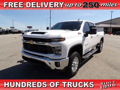 Used 2024 Chevrolet Silverado 2500 LT AWD/4WD image 1