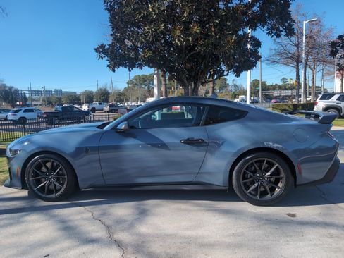 Used 2024 Ford Mustang Dark Horse image 7