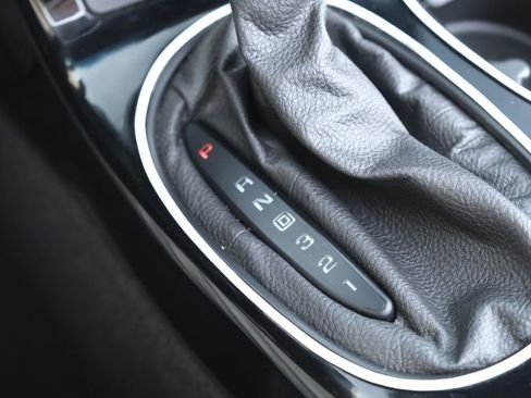 Used 2005 Chevrolet Corvette Convertible w/ Preferred Equipment Group image 21