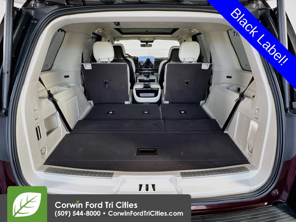 Used 2024 Lincoln Navigator Black Label AWD/4WD image 13