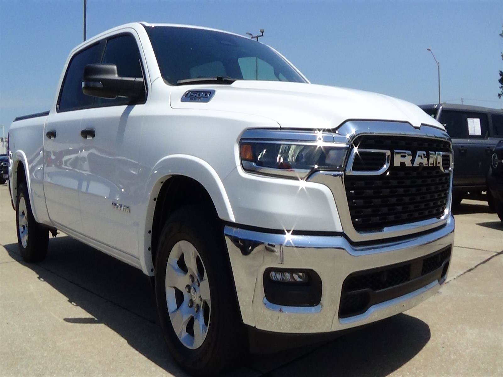 Used 2025 RAM 1500 Big Horn AWD/4WD image 4