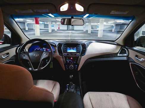 Used 2018 Hyundai Santa Fe Sport image 3