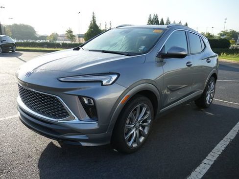 Used 2024 Buick Encore GX Avenir FWD image 6