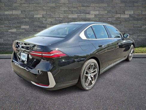 New 2026 BMW 530i xDrive w/ Premium Package AWD/4WD image 6