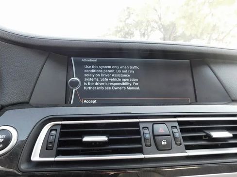 Used 2012 BMW 750Li xDrive image 31