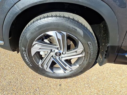 Used 2023 Hyundai Santa Fe SEL w/ Premium Package image 9