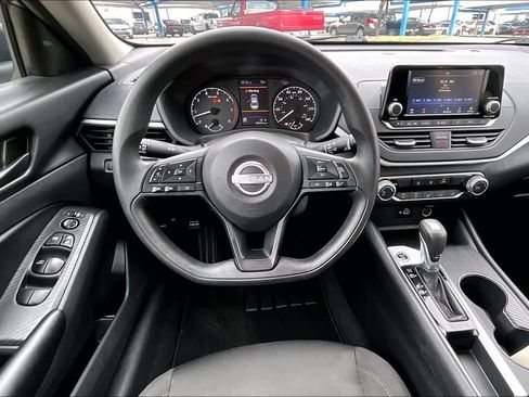 Used 2024 Nissan Altima 2.5 S image 6