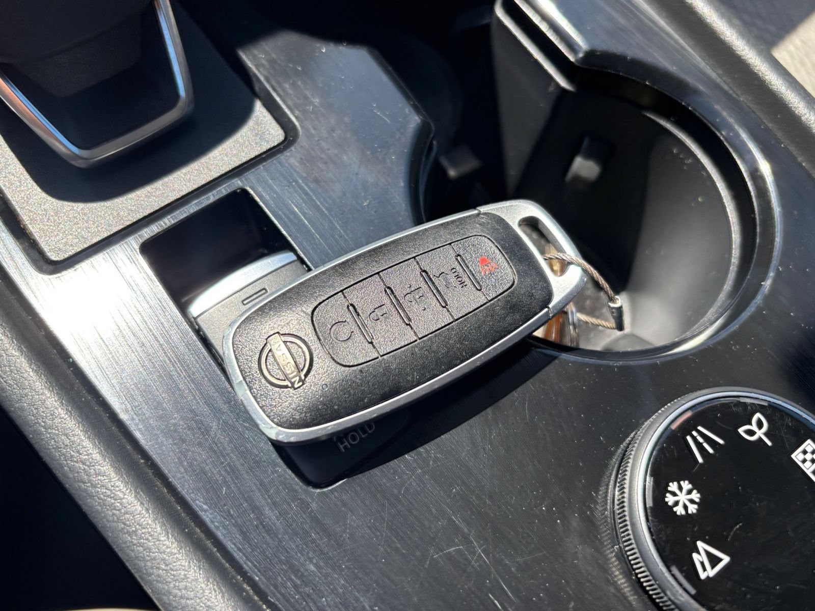 Used 2025 Nissan Rogue SV AWD/4WD image 20