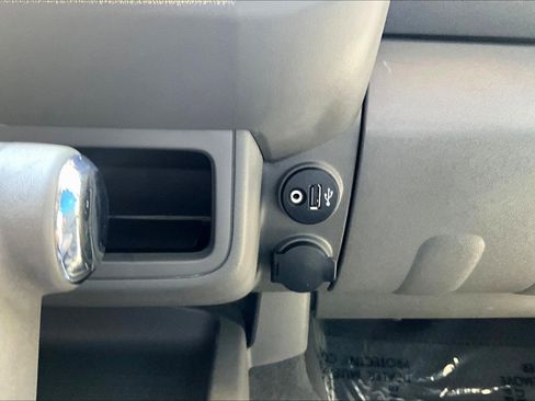 Used 2019 Nissan Frontier S image 22