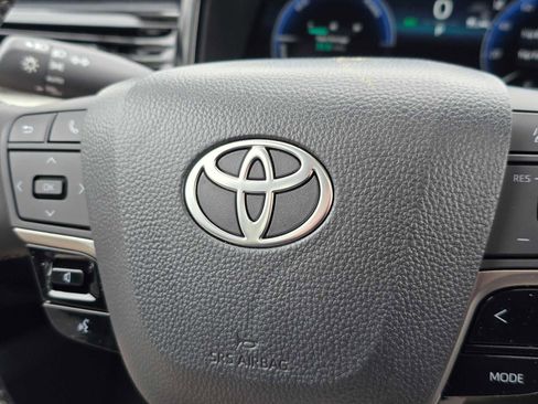 Used 2026 Toyota Camry XLE AWD/4WD image 31