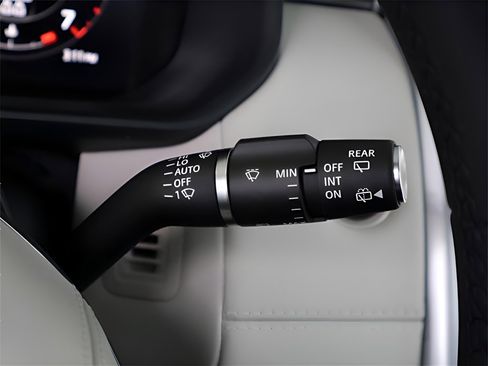 New 2025 Land Rover Discovery Metropolitan Edition image 72