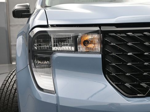 New 2025 Ford Maverick XLT w/ XLT Luxury Package image 14