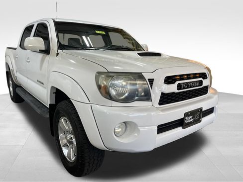 Used 2010 Toyota Tacoma PreRunner RWD image 3