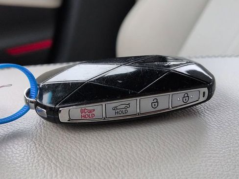 Used 2025 Genesis G70 2.5T image 31