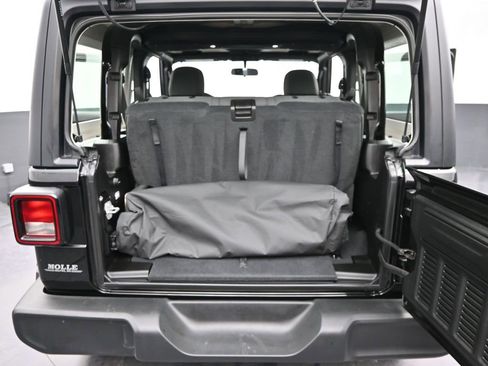 Used 2026 Jeep Wrangler Sport image 28