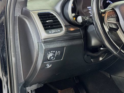 Used 2020 Jeep Grand Cherokee Altitude AWD/4WD image 8